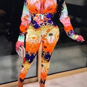 ❤️❤️💙Two piece body con legging, and matching button up top💚🩷❤️